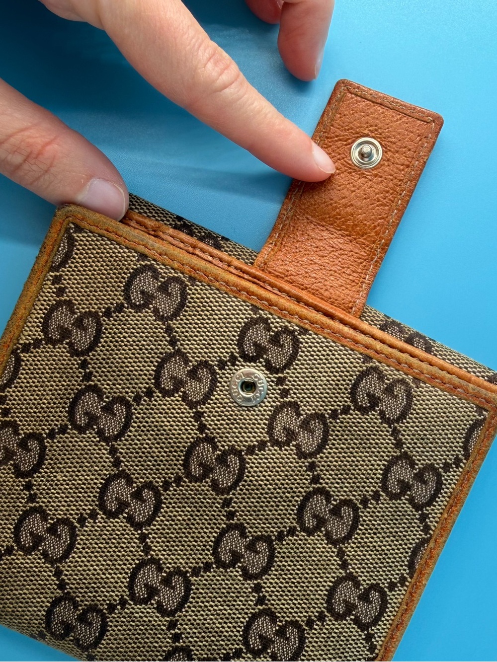Gucci Compact Monogram Wallet Snap Canvas Silver Hardware Bifold - Picture 6 of 11